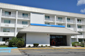 Отель Motel 6 Boston North - Danvers  Данверс
